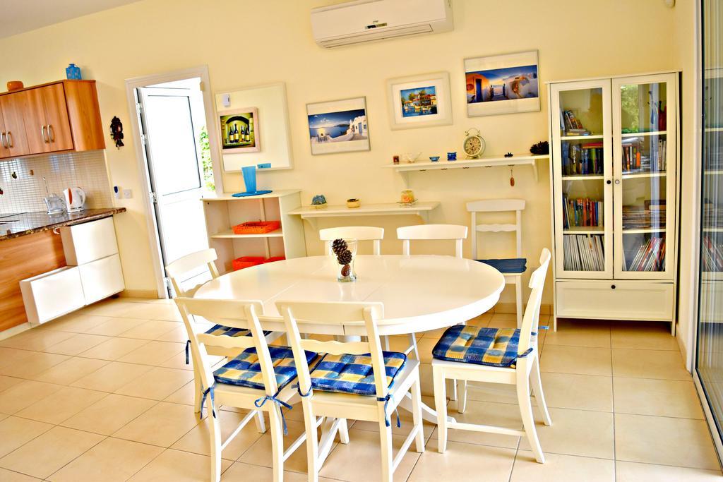 Latchi Beach Front Villa - Private Heated Pool - Amazing Uninterrupted Sea Views Polis Eksteriør bilde