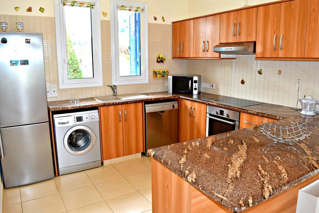 Latchi Beach Front Villa - Private Heated Pool - Amazing Uninterrupted Sea Views Polis Eksteriør bilde