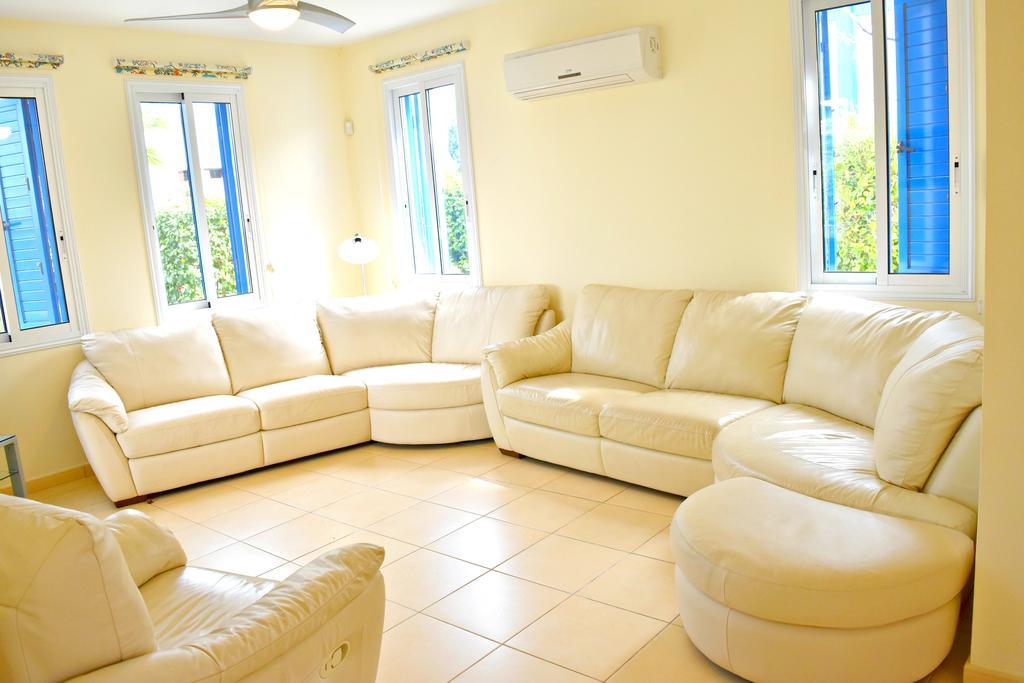 Latchi Beach Front Villa - Private Heated Pool - Amazing Uninterrupted Sea Views Polis Eksteriør bilde
