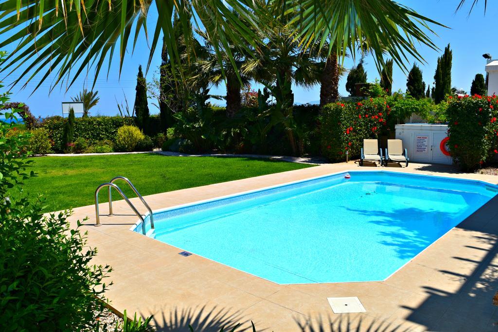 Latchi Beach Front Villa - Private Heated Pool - Amazing Uninterrupted Sea Views Polis Eksteriør bilde